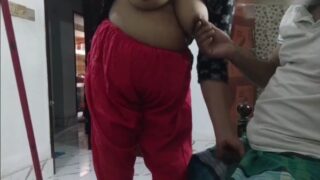 Big boobs aunty was giving a hand job to her father-in-law